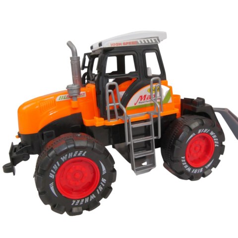 TRAKTOR Z PRZYCZEPĄ TRAKTOR Z PRZYCZEPĄ