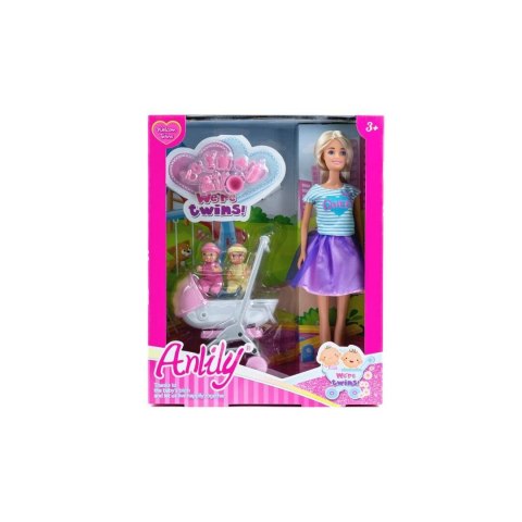 LALKA ANLILY 30 CM. Z BLIŹNIAKAMI I WÓZKIEM LALKA ANLILY 30 CM. Z BLIŹNIAKAMI I WÓZKIEM