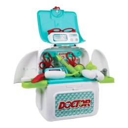 MAŁY DOKTOR W PLASTIKOWYM PLECAKU 41 X 40 X 15 CM.