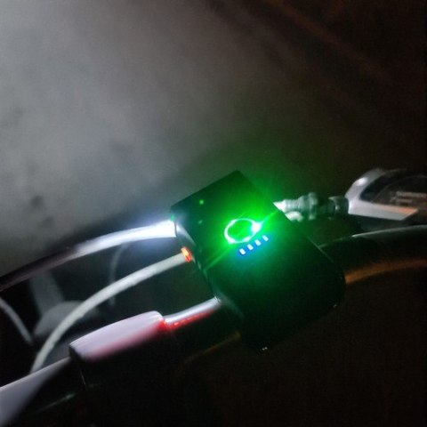 Lampka rowerowa 4T6 USB + tylne światło 23677 Lampka rowerowa 4T6 USB + tylne światło 23677