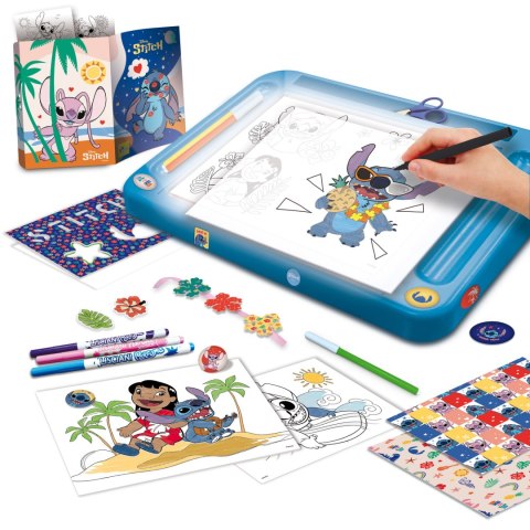 LISCIANI STITCH SZKOŁA RYSOWANIA Z TABLICĄ LED LISCIANI STITCH SZKOŁA RYSOWANIA Z TABLICĄ LED