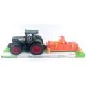 TRAKTOR Z MASZYNĄ POD KLOSZEM
